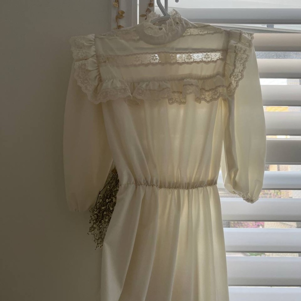 Vintage 60s, 50s, 70s Prairie Cottagecore Cream Dress